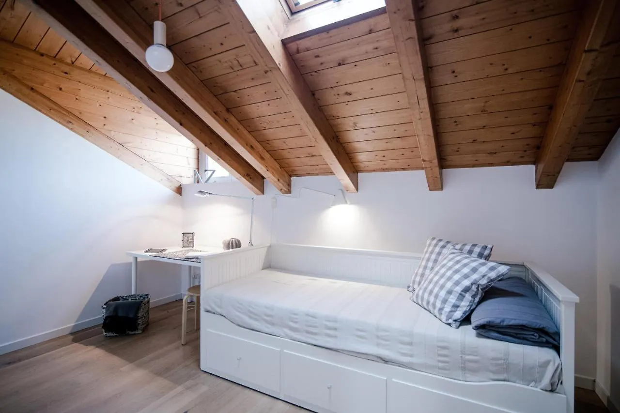 Apartment Modern Luxury Attic - Bymyhomeincomo