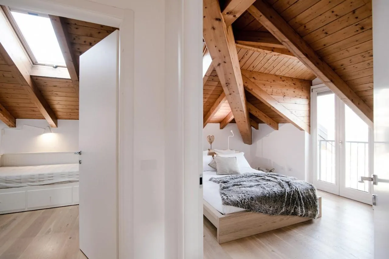 Apartment Modern Luxury Attic - Bymyhomeincomo