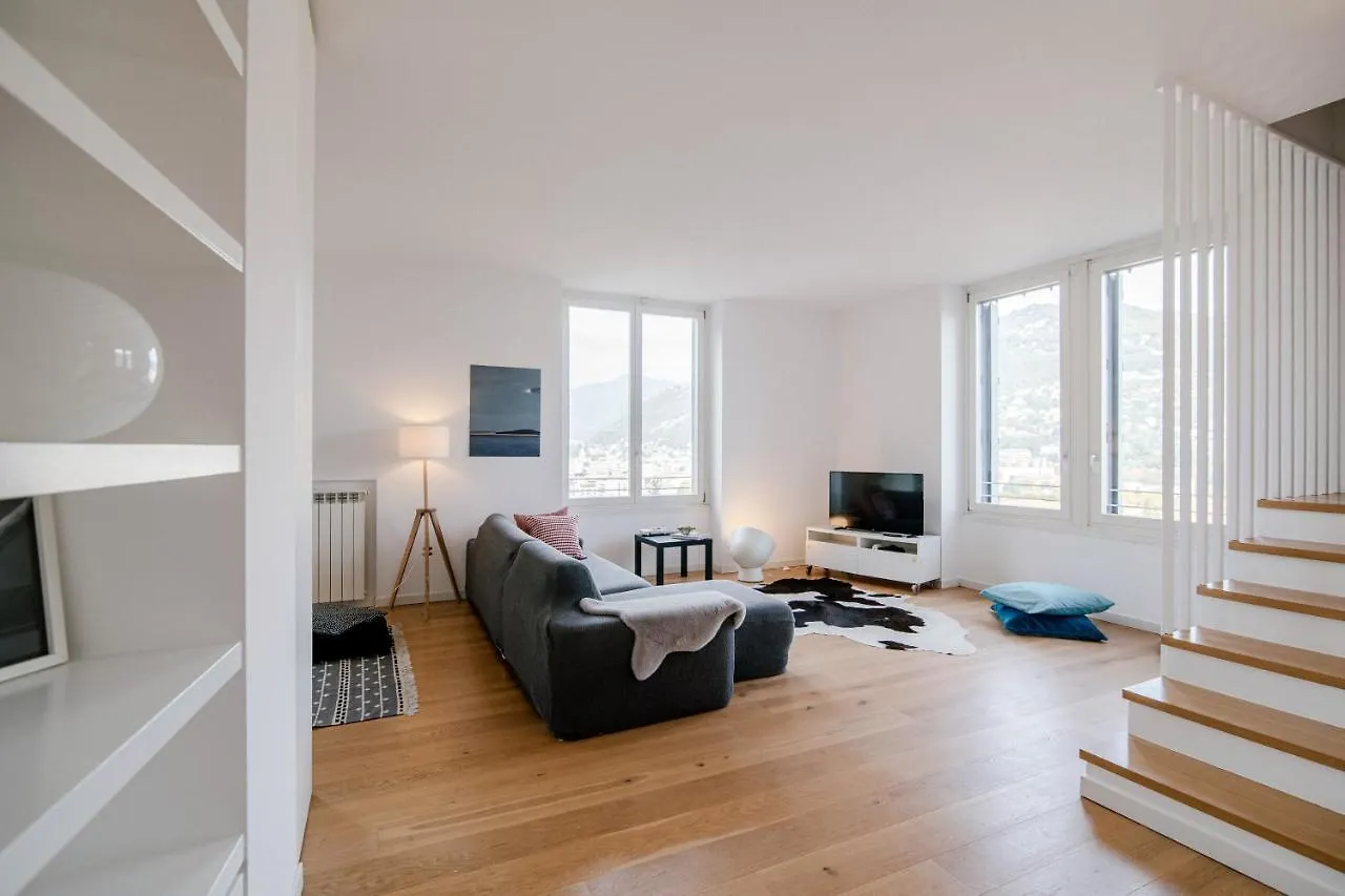 Modern Luxury Attic - Bymyhomeincomo 0*, Como